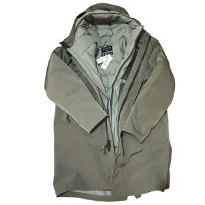 Abercrombie & Fitch Men's 
3-in-1 Performance Jacket Parker 
Olive 
Large
NWT